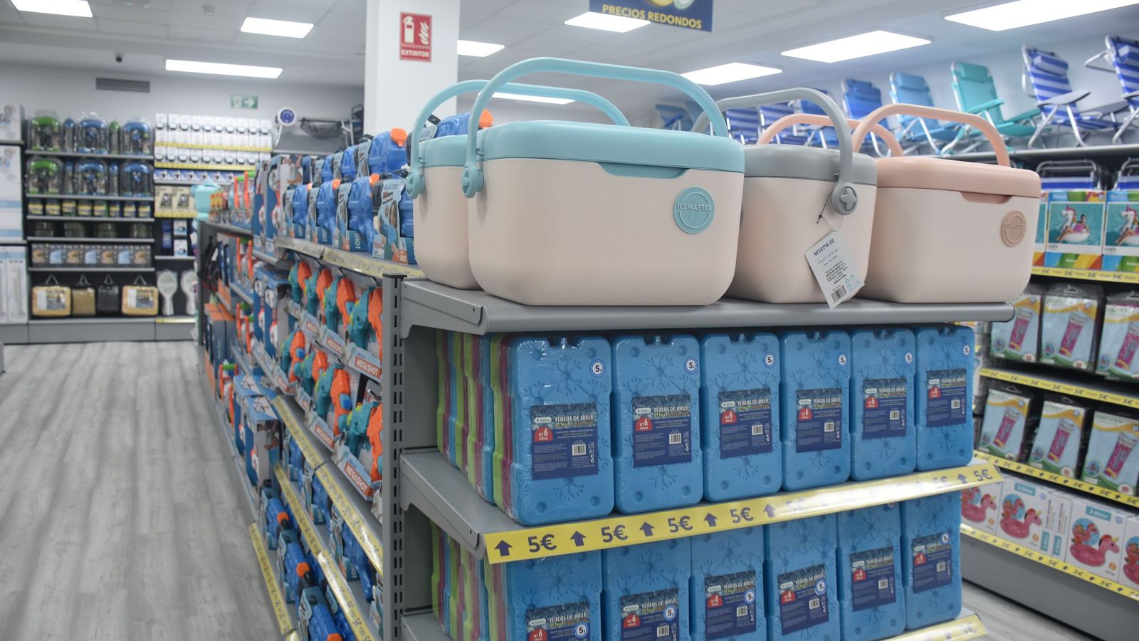 Inauguración de la nueva tienda de MGI en la avenida del Puerto de Ceuta