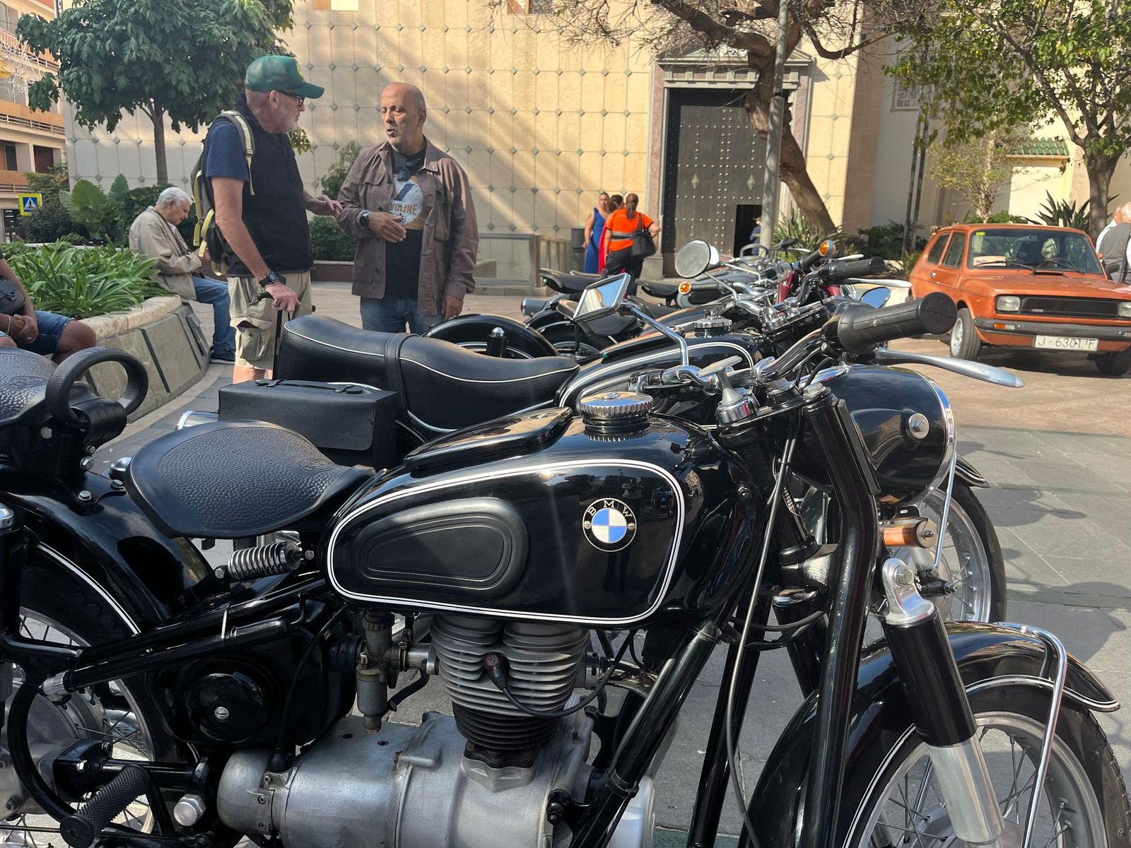 Los amantes del motor se citan con la nostalgia