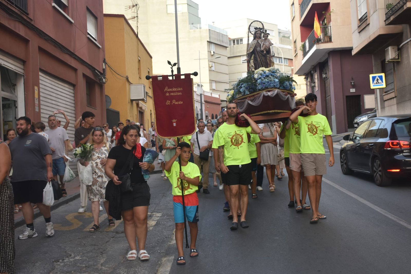 La Virgen del Carmen del Puerto encandila la barriada de Villajovita