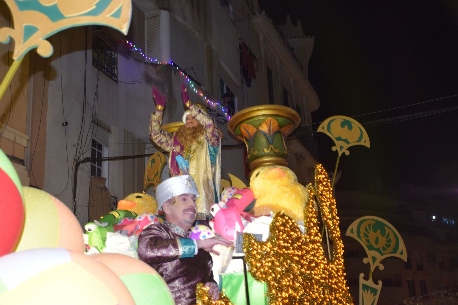 Los ceutíes se emocionan con la llegada de los Reyes Magos