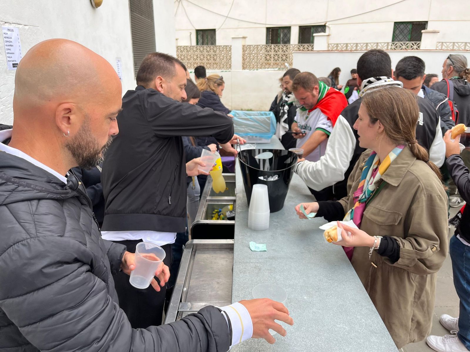 Aficionados antes del partido entre el Ceuta y el Racing