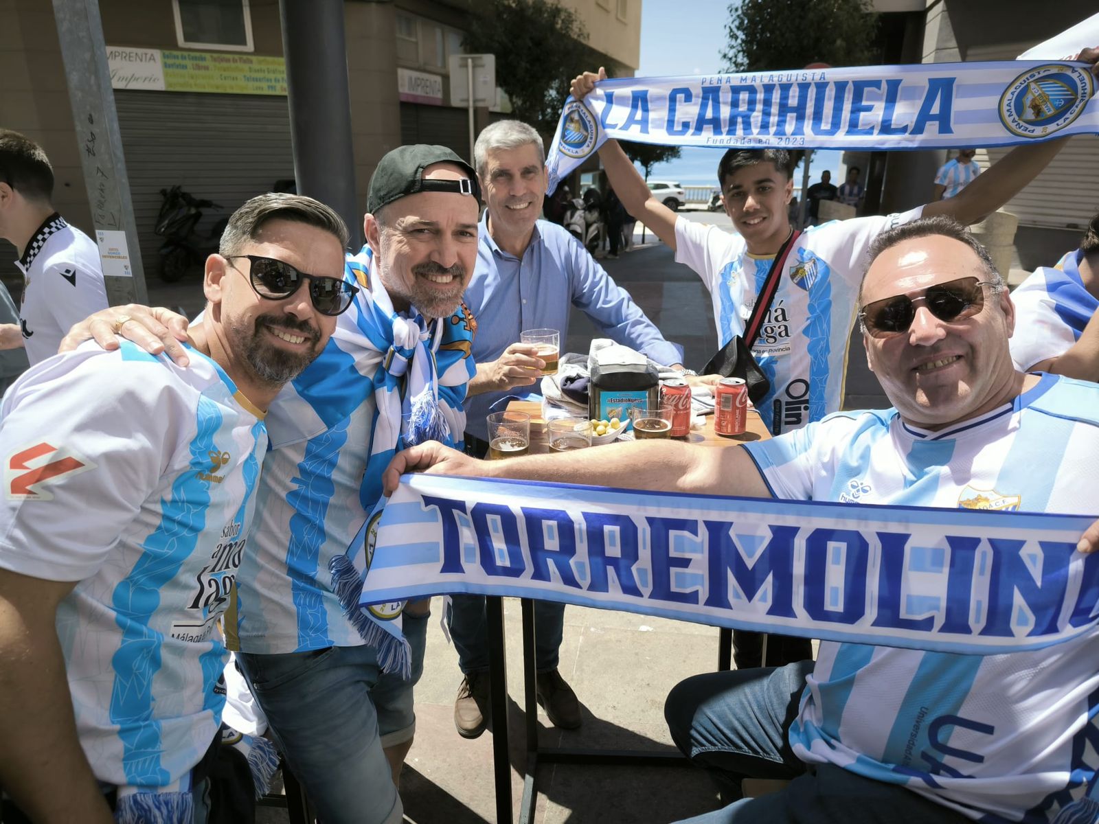 Aficionados antes del partido en el 'Alfonso Murube'