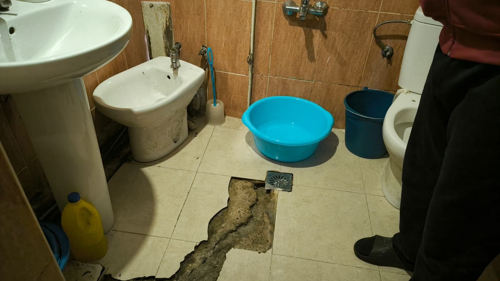 El cuarto de baño de la familia de Abdelaziz.