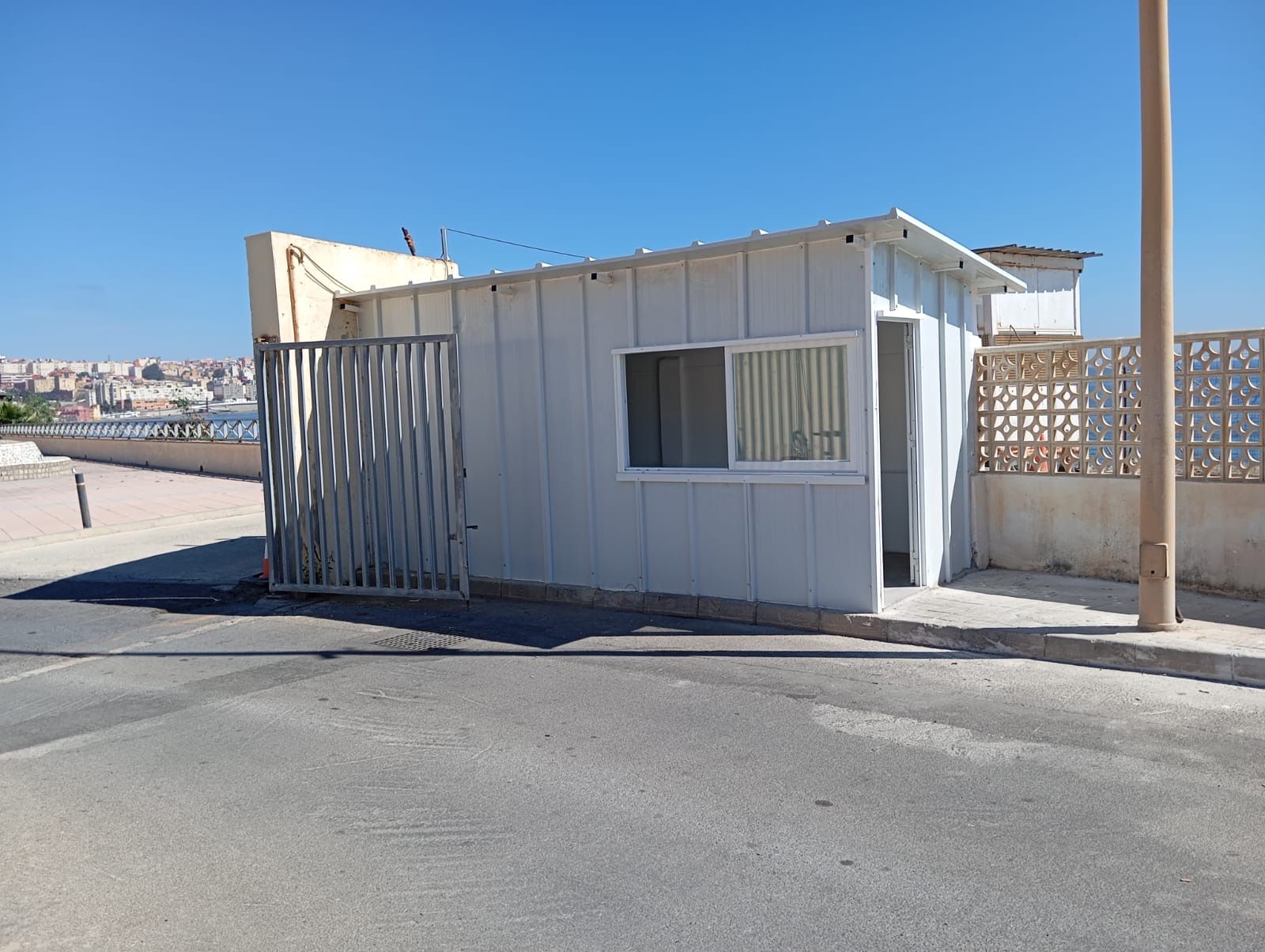 Caseta de vigilantes en El Tarajal