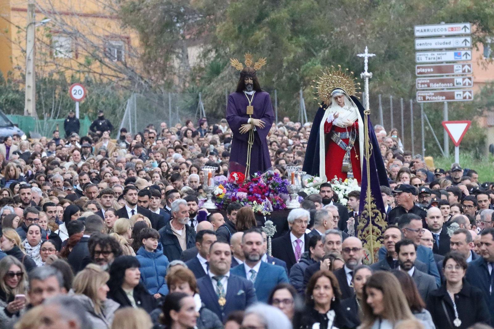 Así está siendo el traslado del Medinaceli y su Madre desde la barriada del Príncipe