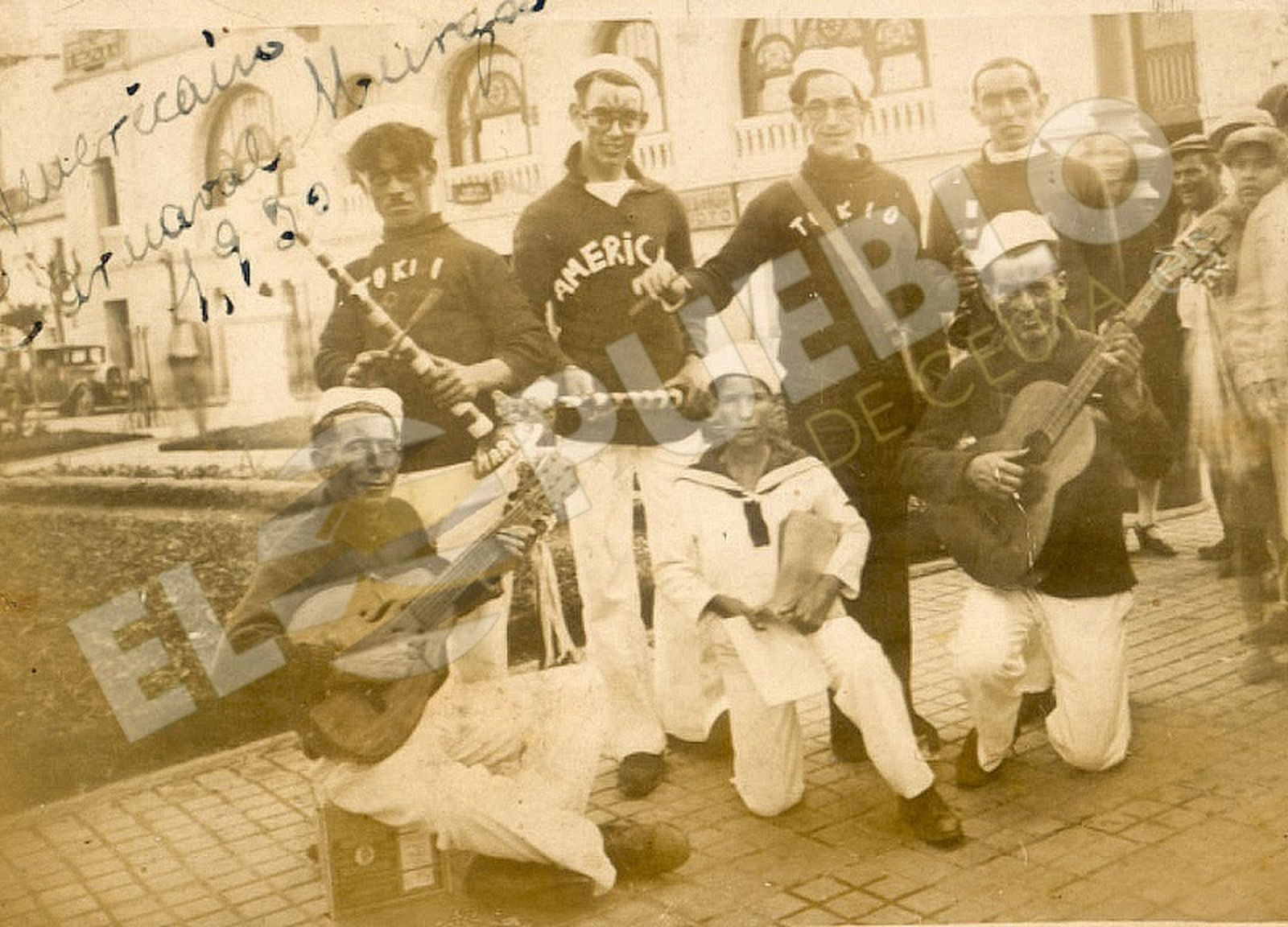 Murga de Ceuta en la Plaza de San Sebastián. / FOTO ARCHIVO DE PACO SÁNCHEZ