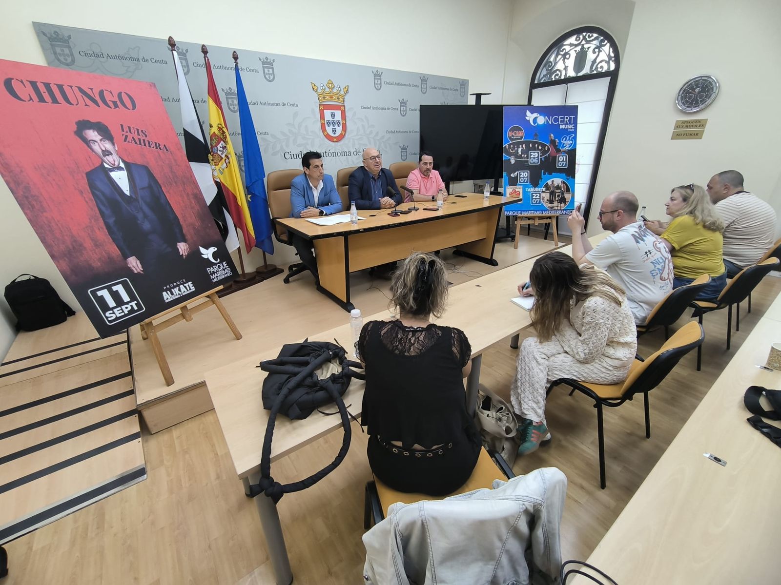 Los comparecientes, durante la rueda de prensa