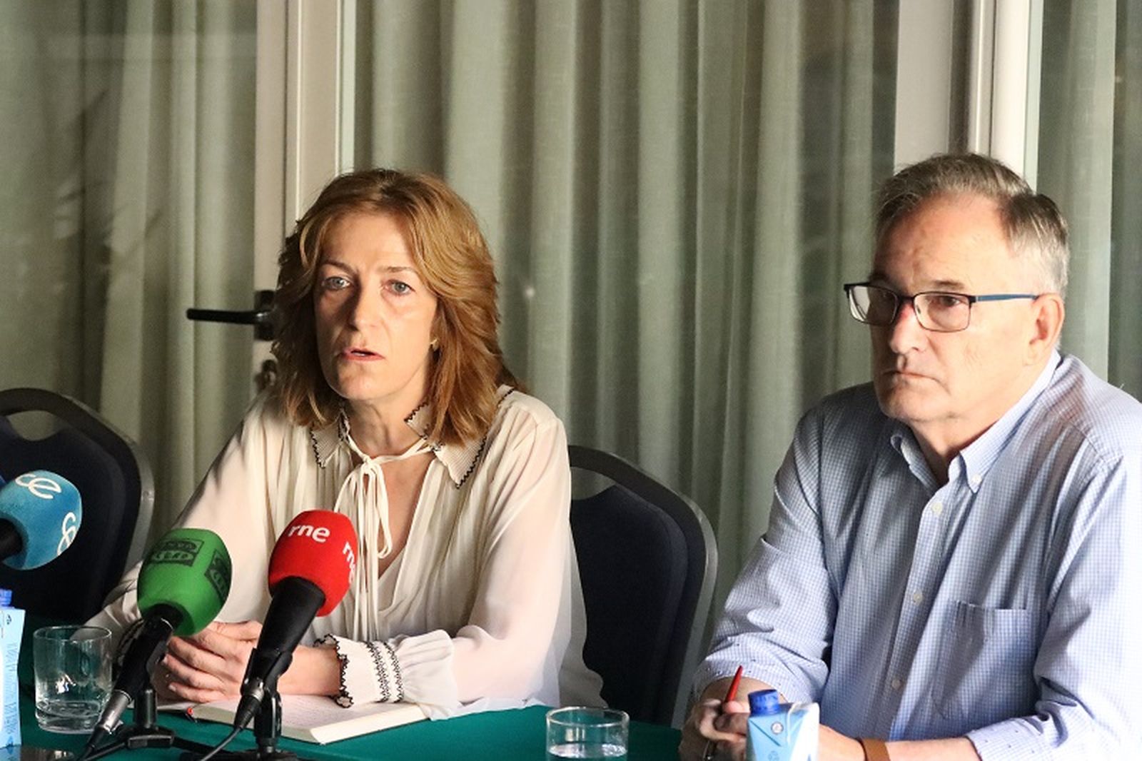 La directora general del INGESA, Isabel Muñoz, junto al director territorial Jesús Lopera. / FOTO REDUAN La directora general del INGESA, Isabel Muñoz, junto al director territorial Jesús Lopera. / FOTO REDUAN