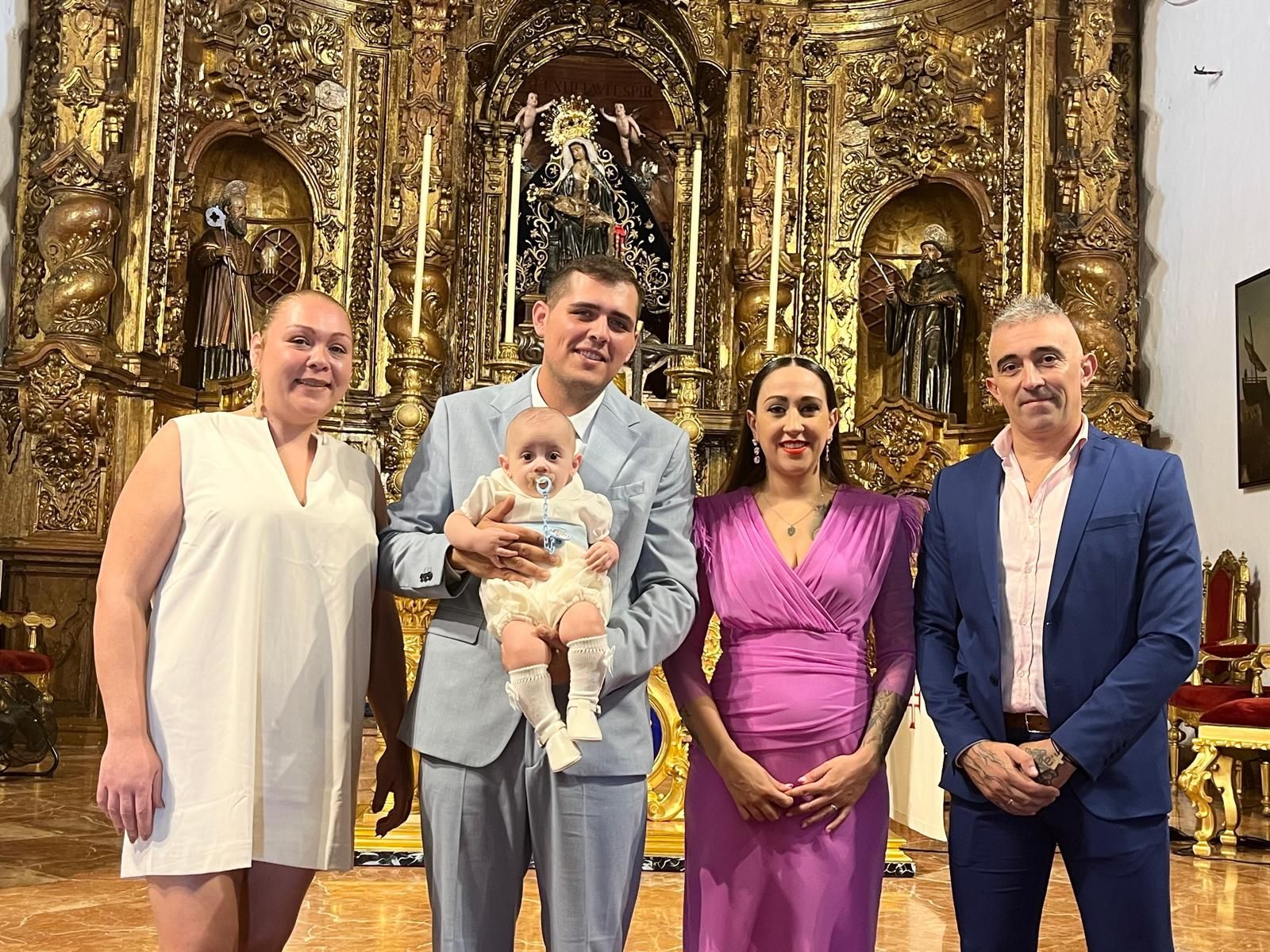 Romeo recibe el Sacramento del Bautismo en Nuestra Señora de África