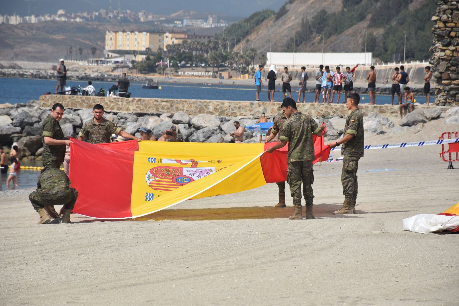 FOTOGALERÍA | Ceuta mira al cielo para celebrar a sus Fuerzas Armadas