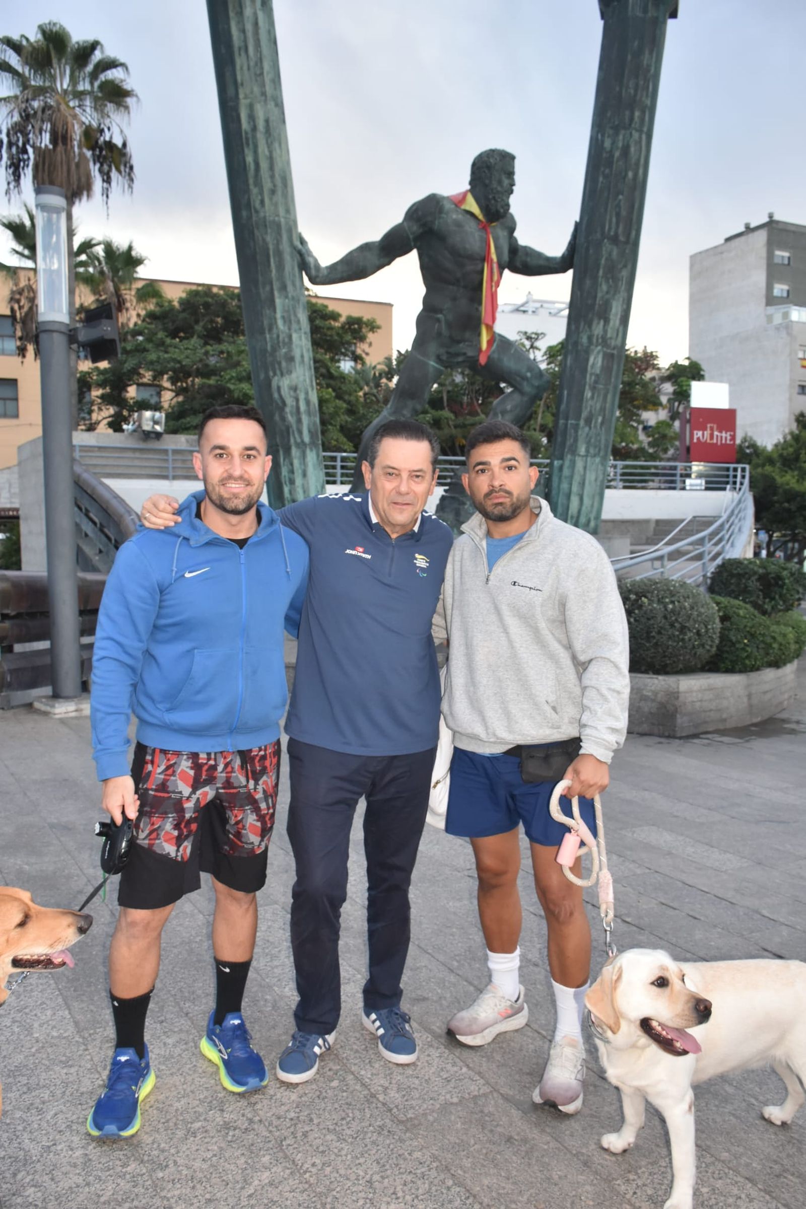 Tomás Roncero visita la Peña Madridista de Ceuta
