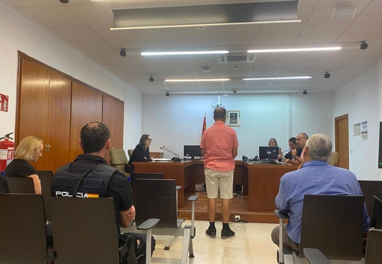 El Juzgado de lo Penal número 2 de Ceuta ha condenado este lunes a un hombre que responde a las iniciales H.B. y de nacionalidad marroquí con tres años y 10 meses de cárcel al haber sido detenido en el Puerto de Ceuta con objetivo de pasar a Algeciras con más de 50 kilos de hachís a bordo de su vehículo