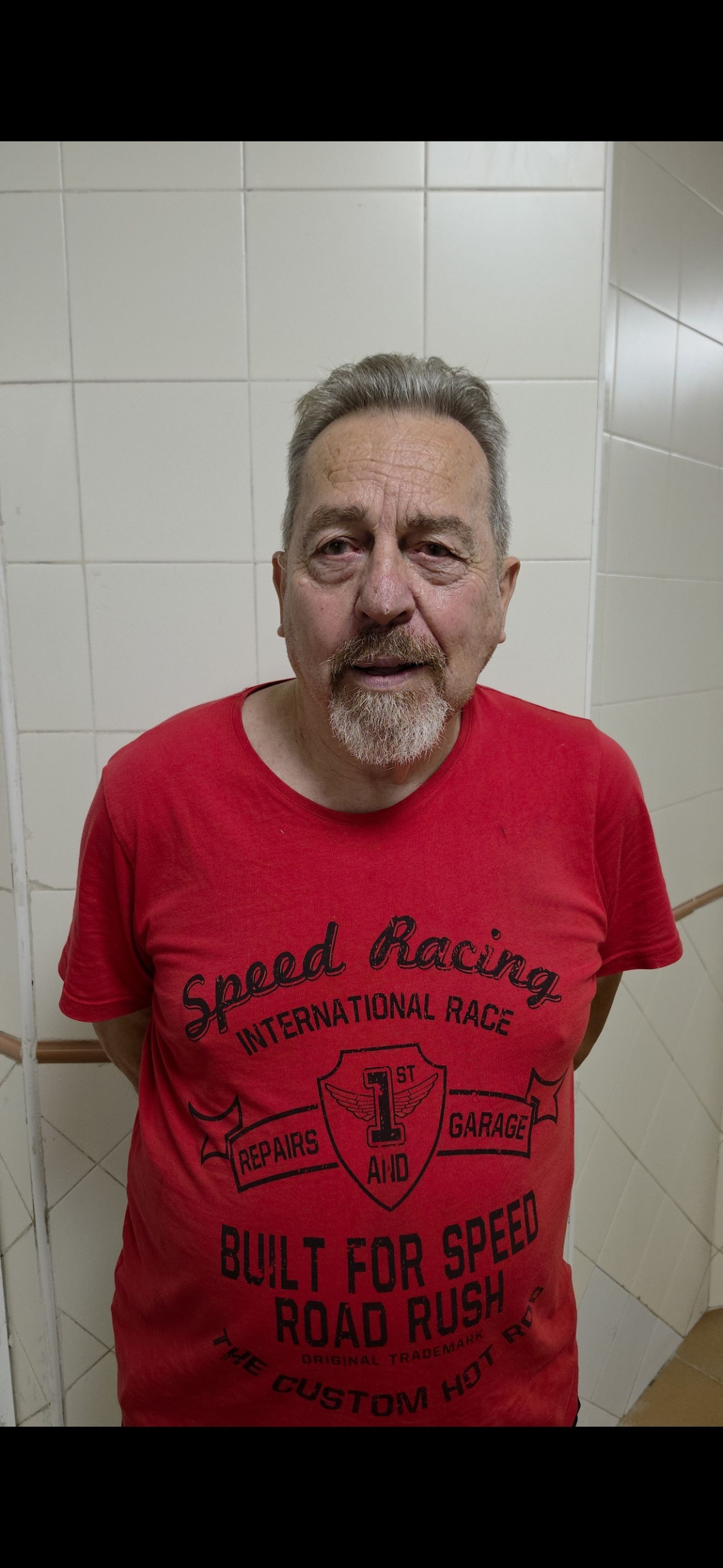 Pedro, vecino de Ceuta que sufre problemas de movilidad