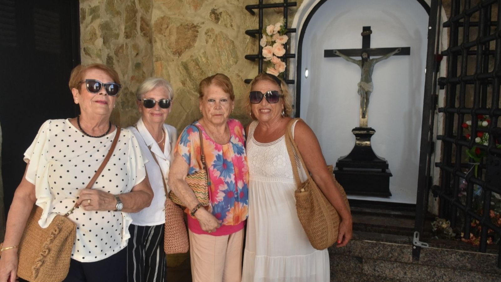 El Cristo del Puente es despedido con fe y respeto por su feligresía