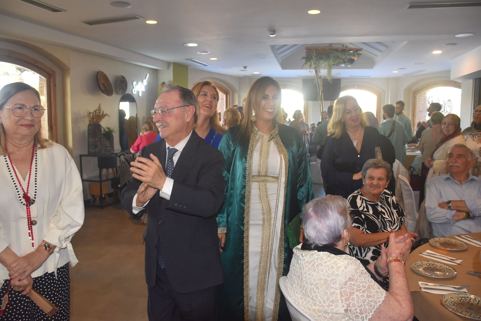 La tradicional Fiesta del Sacrificio reúne a 200 mayores entre música, baile y tradición