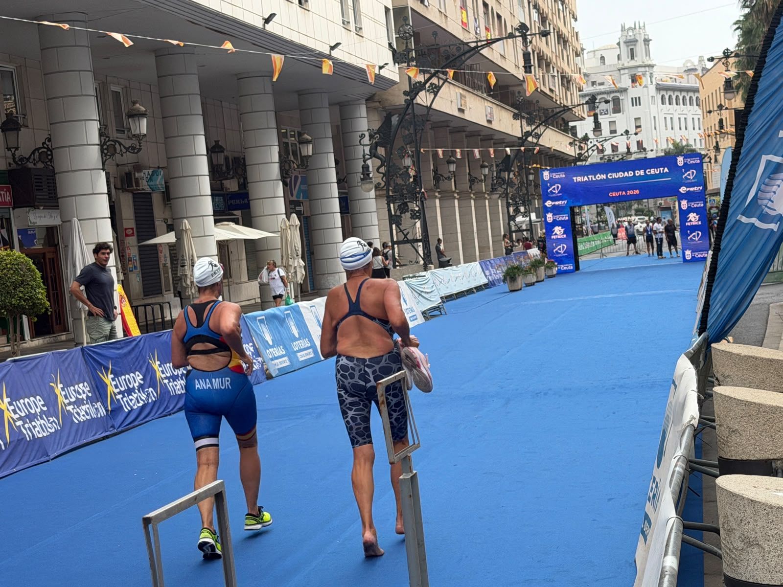 Los aficionados al triatlón en Ceuta se reúnen para participar en el Acuatlón Popular 'Juan Mur' y en la Phoenix Kids Triathlon
