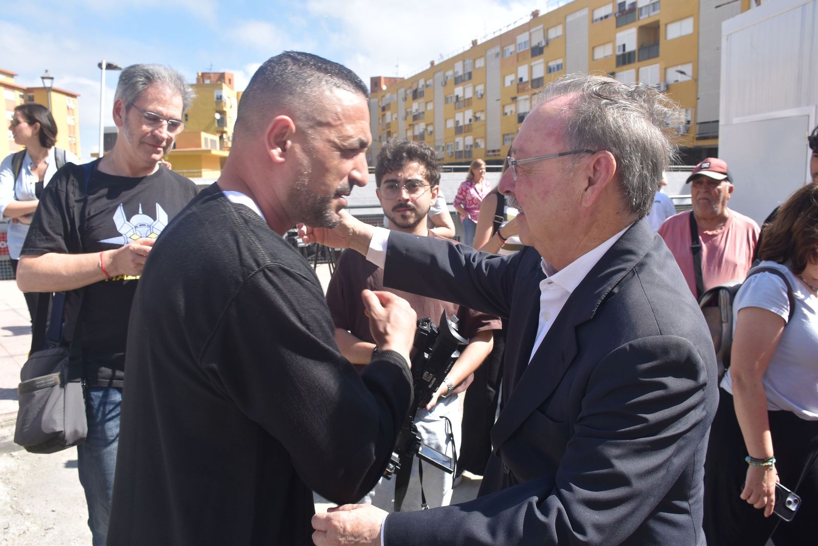 Así ha sido la visita de Benzina y Vivas al matadero de Hadú