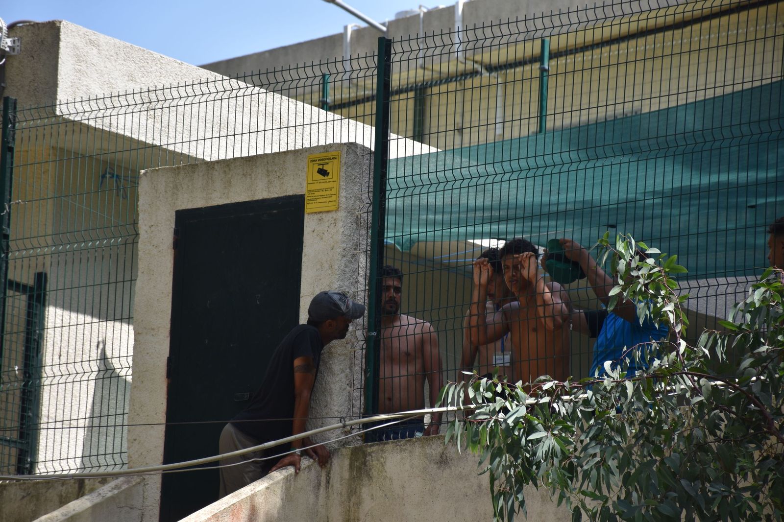 Migrantes en el interior del CETI en una foto de archivo de agosto.