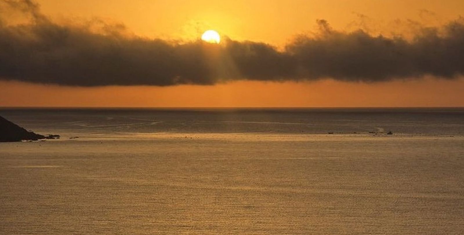 El viento, factor siempre determinante en la geografía ceutí, soplará de componente oeste durante el jueves con velocidades que oscilarán entre los 20 km/h por la mañana y una notable calma de apenas 5 km/h al caer la noche