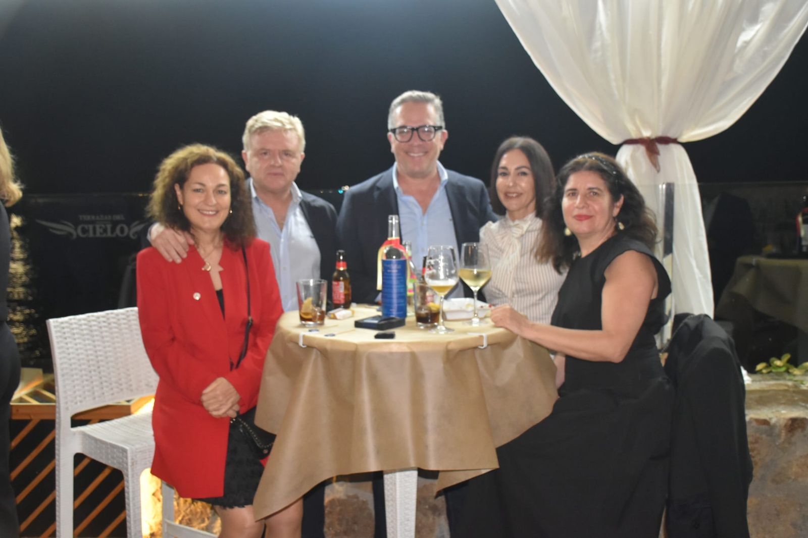 El fin de fiesta en el restaurante El Cielo de la Medalla de Oro concedida a Luhay Hamido