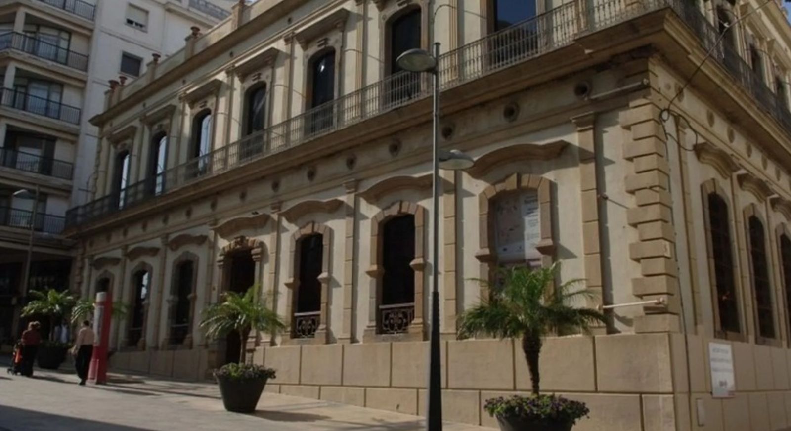 Exteriores del Museo de Ceuta ubicado en el Paseo del Revellín