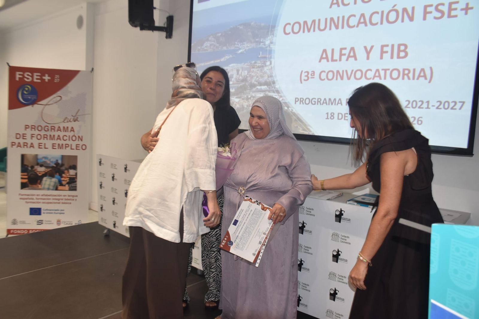 Más de medio año de esfuerzo tiene premio: los alumnos de los programas europeos reciben sus diplomas