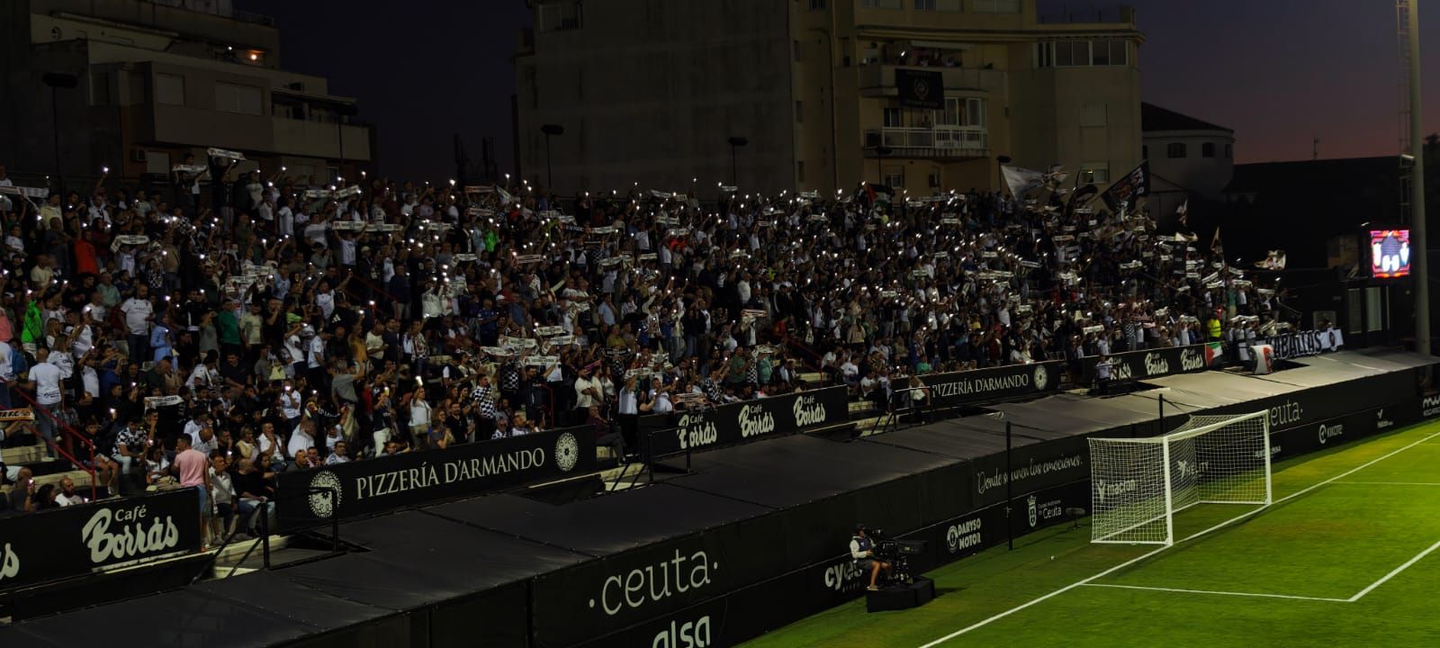 El Alfonso Murube se convierte en un vendaval blanco y negro El Alfonso Murube se convierte en un vendaval blanco y negro