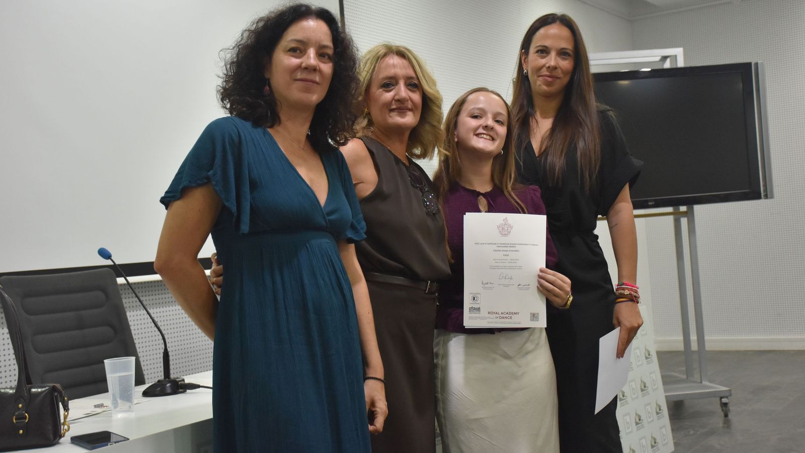 Entrega de diplomas de la Royal Academy of Dance a alumnas de la Escuela de Danza de Rosa Founaud Entrega de diplomas de la Royal Academy of Dance a alumnas de la Escuela de Danza de Rosa Founaud