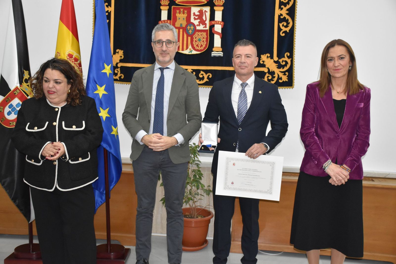 Protección Civil rreconoce el éxito de la OPE con la entrega de sus Medallas