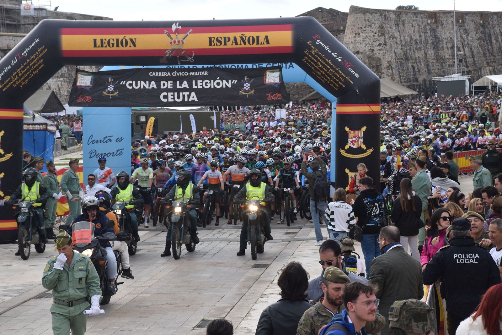 FOTOGALERÍA | Miles de corredores toman la salida en la X Cuna de la Legión: mira las imágenes