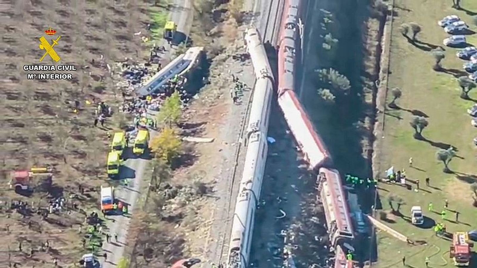 Imagen aérea cedida por la Guardia Civil del brutal accidente ferroviario en Urda (Toledo)
