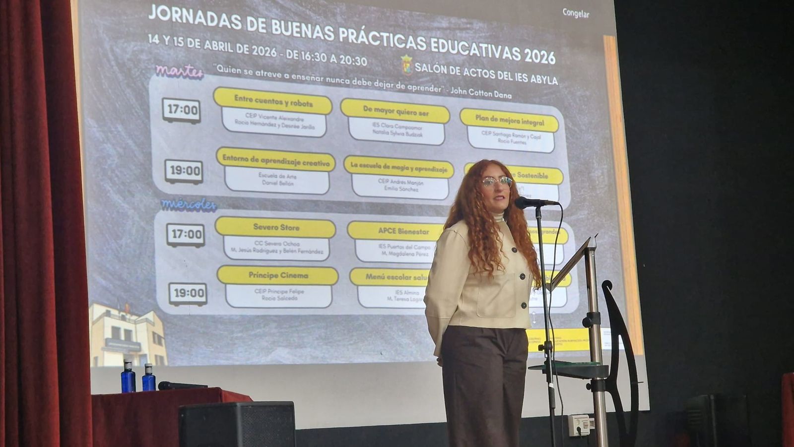Amanda Gil, docente, durante las jornadas de buenas prácticas educativas 2026
