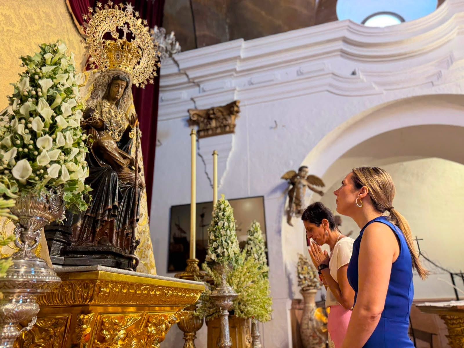 Las consejeras Orozco y Chandiramani en el besamanos