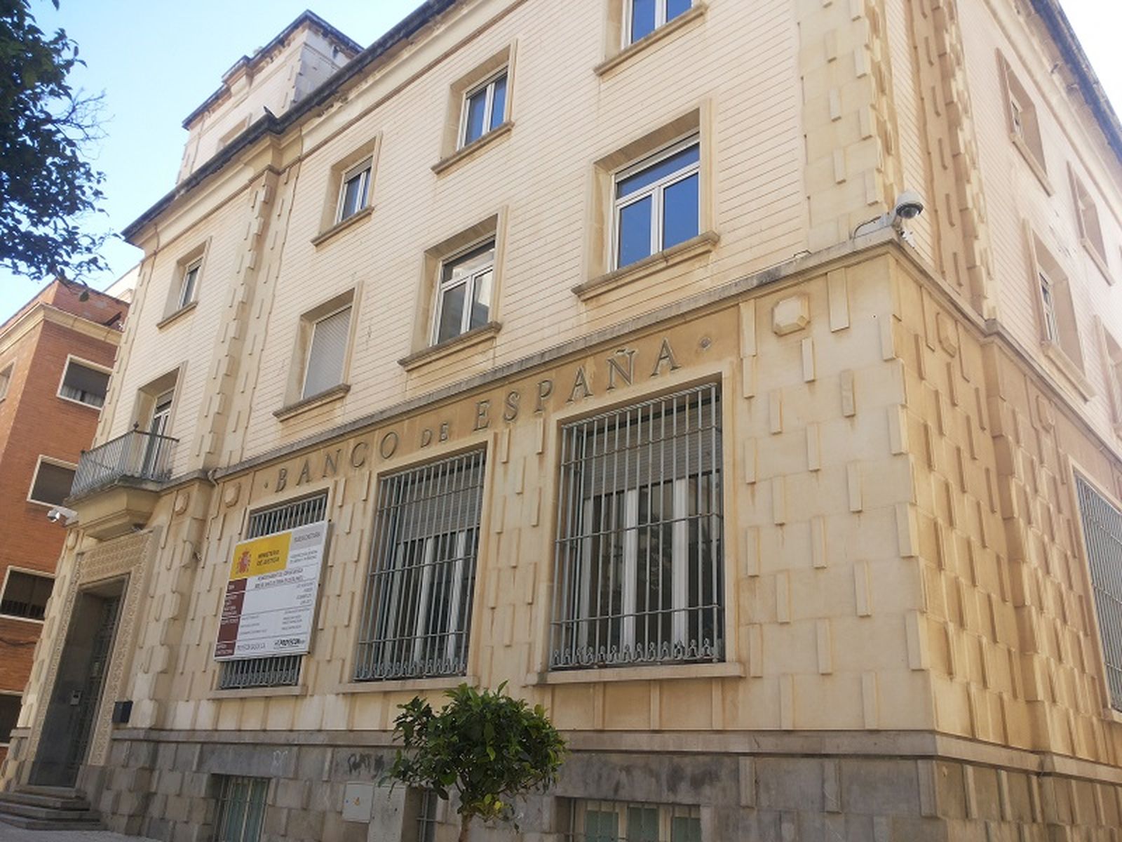 Edificio judicial en el antiguo Banco de España en Ceuta.