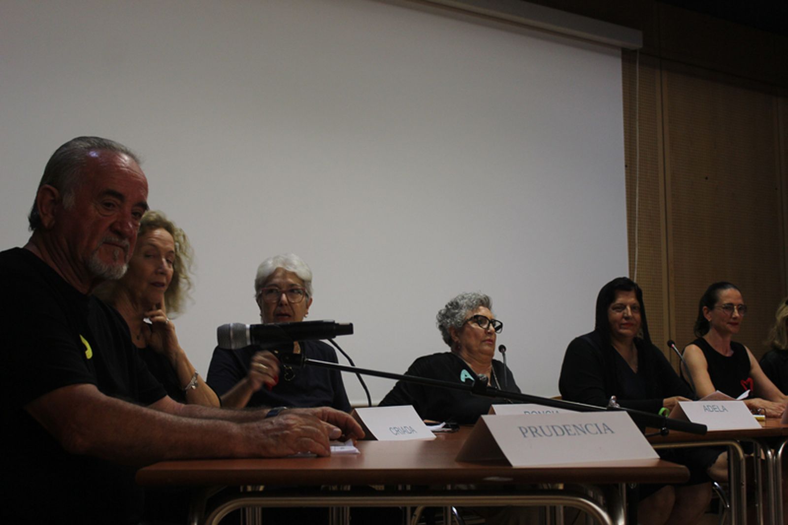 El Club de Lectura ‘Adolfo Suárez’ resucita a Lorca “frente a los intolerantes”. / FOTO S.C.