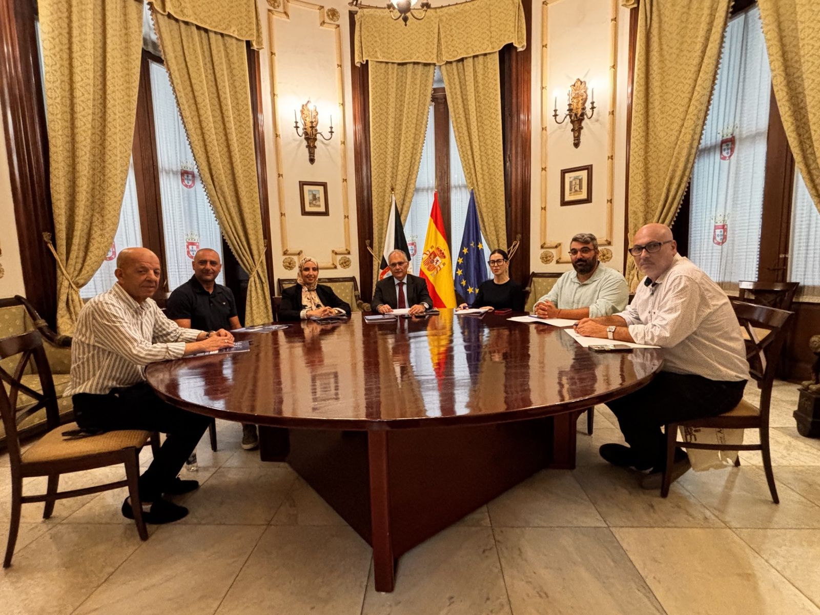 Imagen de la reunión de la Comisión de Valoración para las medallas de la autonomía