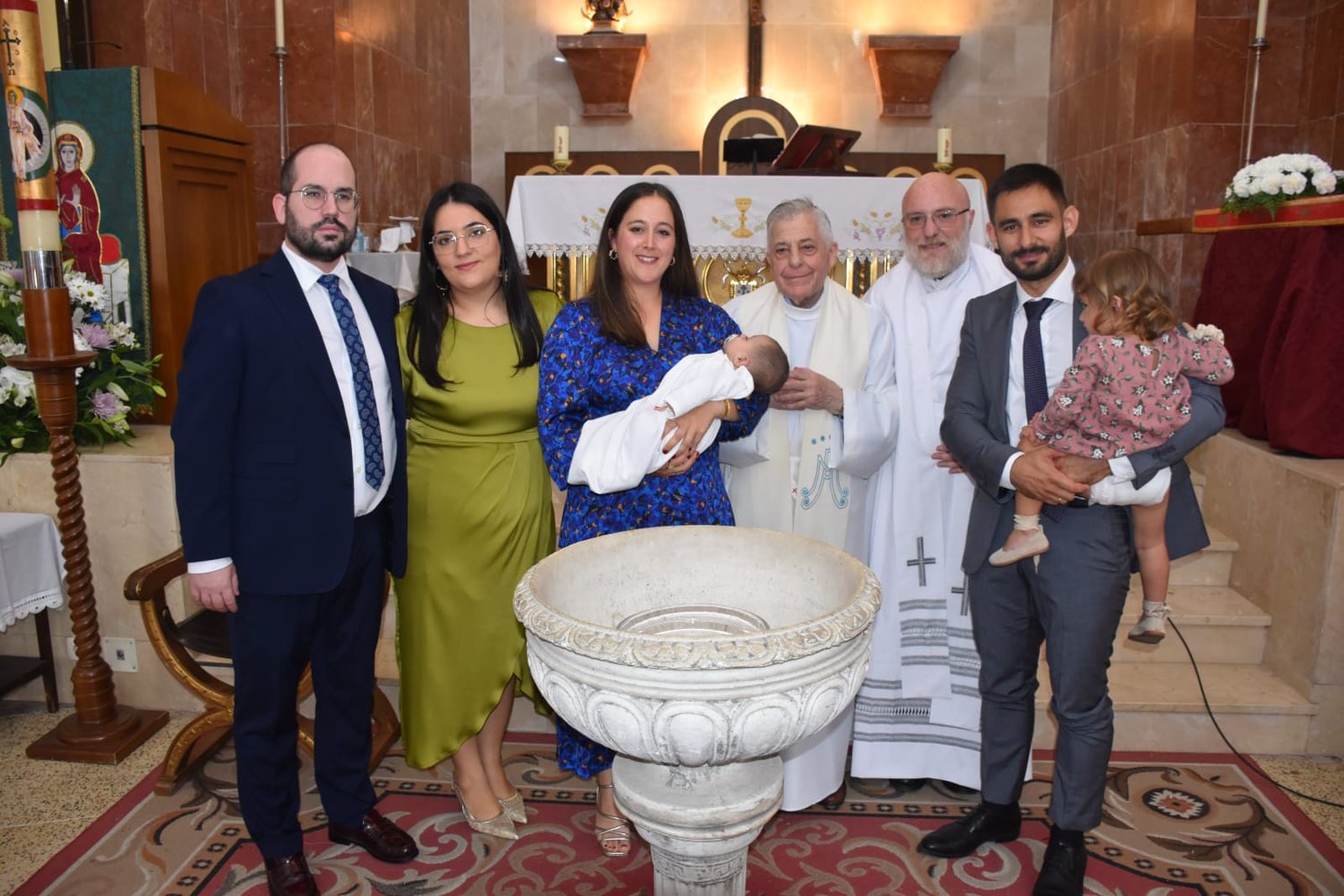 FOTOGALERÍA | Teresa recibe el Sacramento del Bautismo