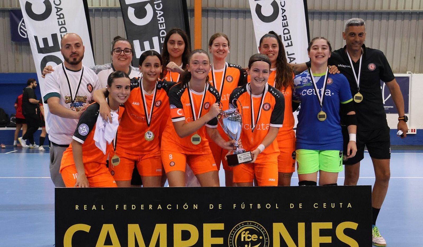 El Camoens celebra el título