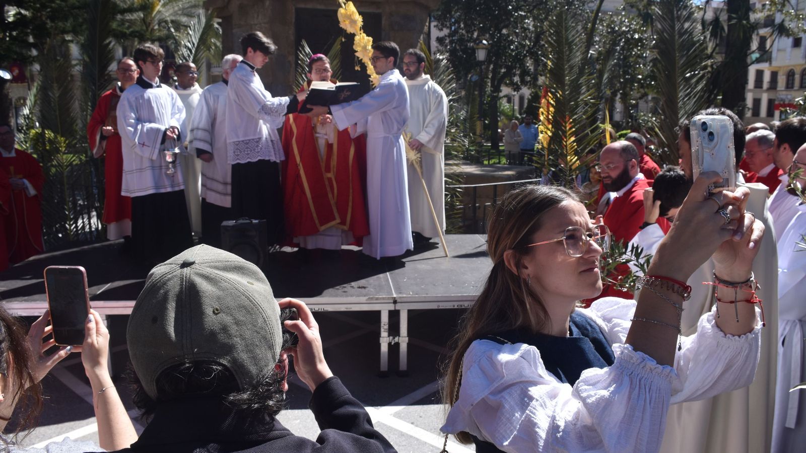 Procesión y bendición de las palmas y misa en el Santuario de África por el Domingo de Ramos