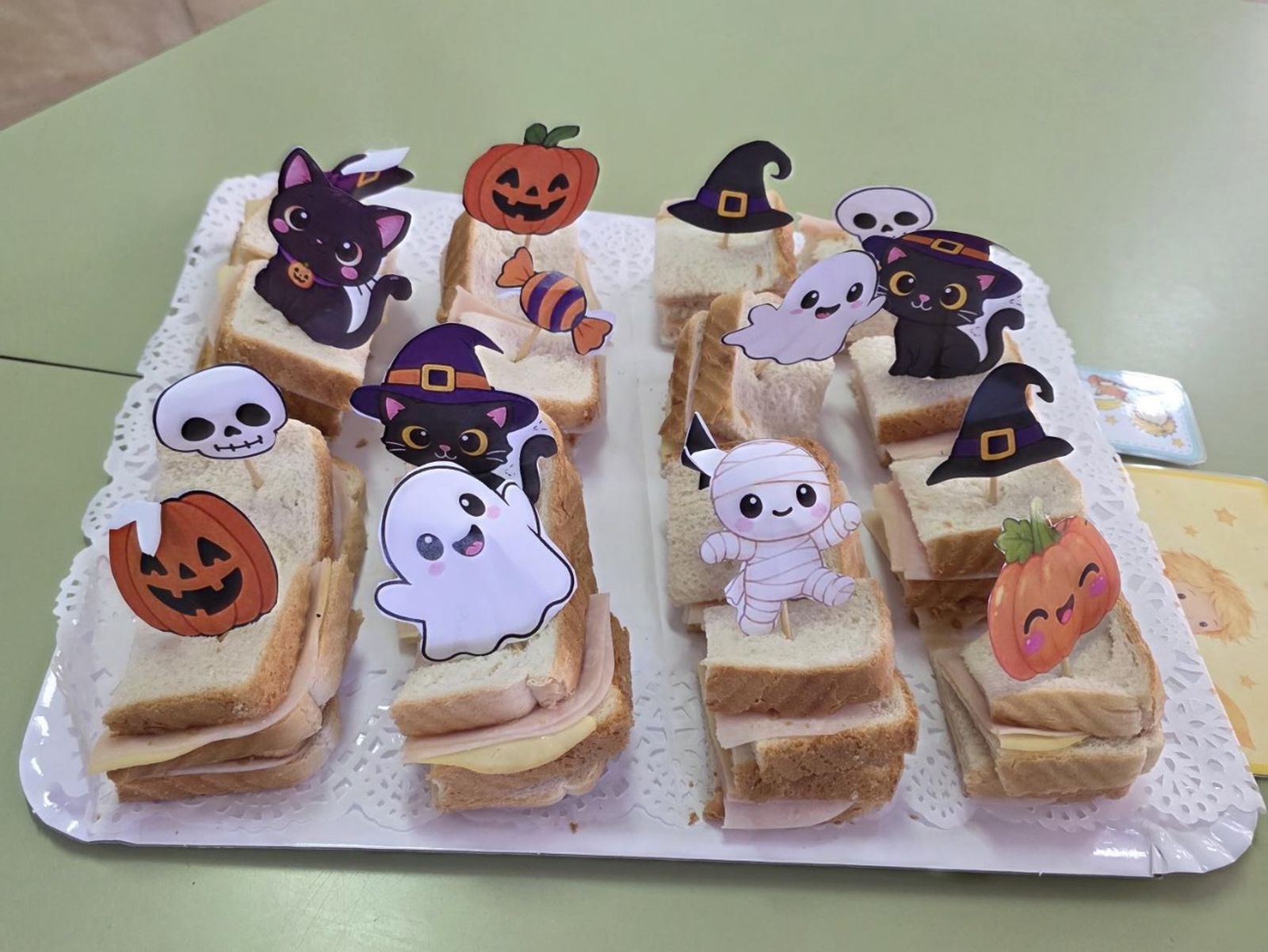 El García Lorca celebra el "Mochiween": una semana de miedo, tradición y mucha diversión