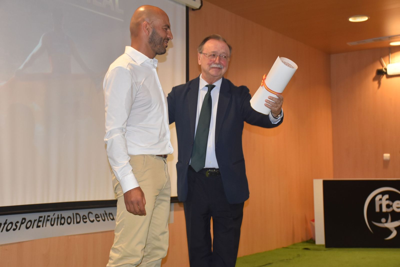Emotivo homenaje a un emblema de Regulares: Vilal Ahmed