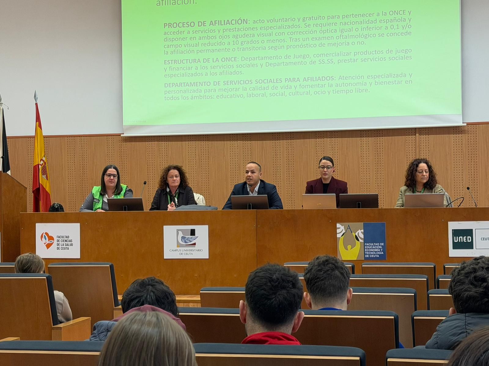 El director de la ONCE en Ceuta, Azmán Abdalahe, junto al resto de ponentes en el Campus de Ceuta