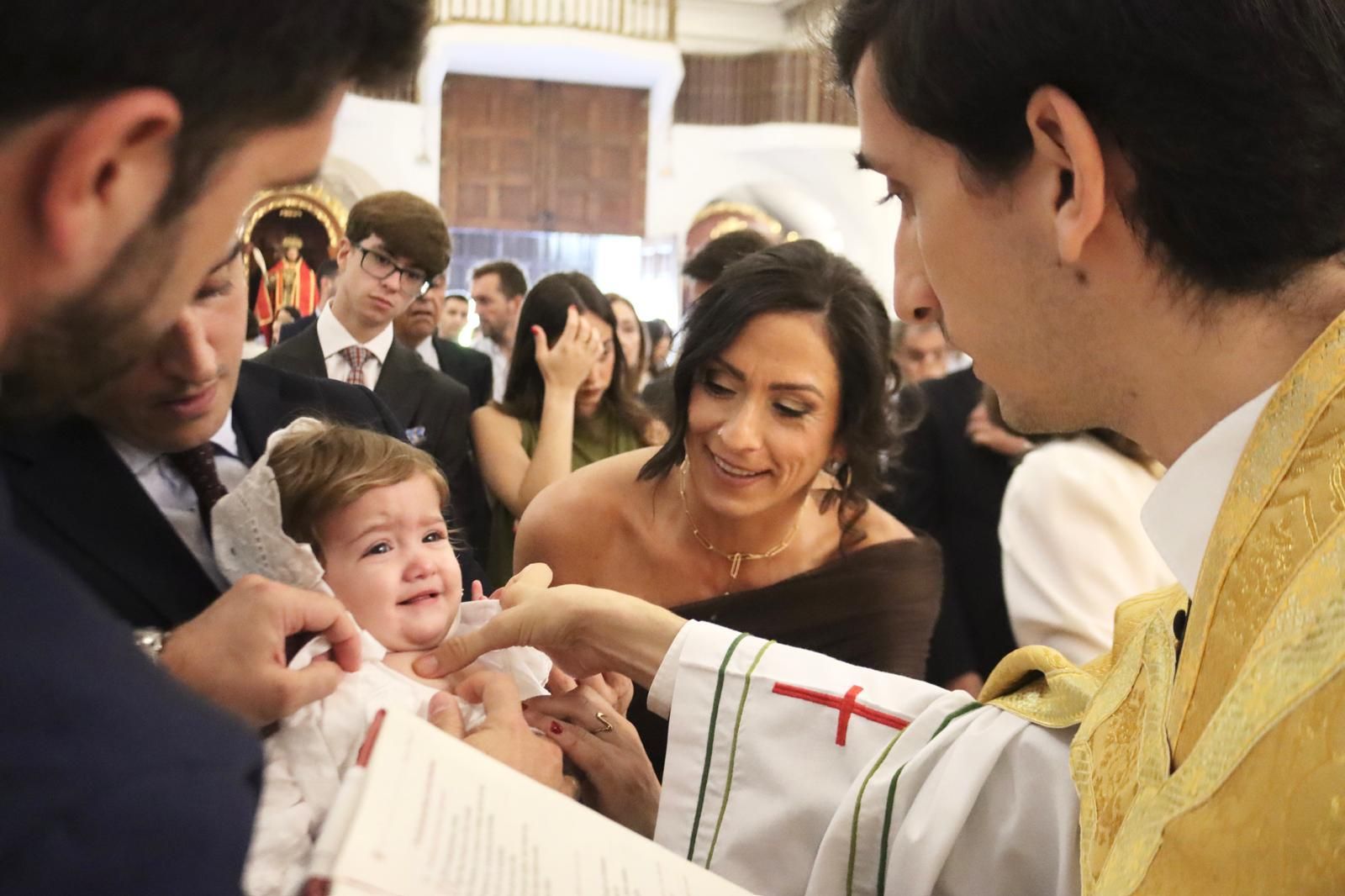Carlota, Guillermo y Óliver reciben el sacramento del bautismo