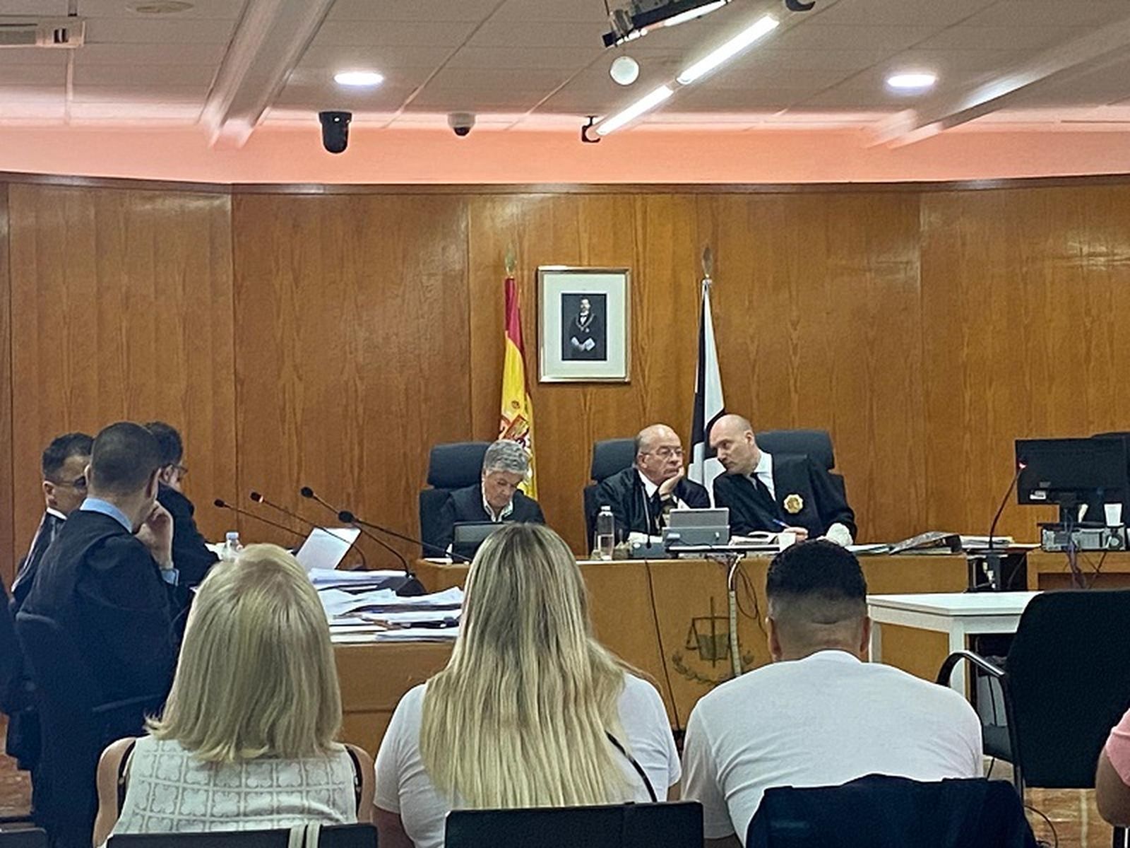 Imagen general de una de las sesiones del juicio por blanqueo de capitales asociado al narcotráfico. / FOTO S.C.