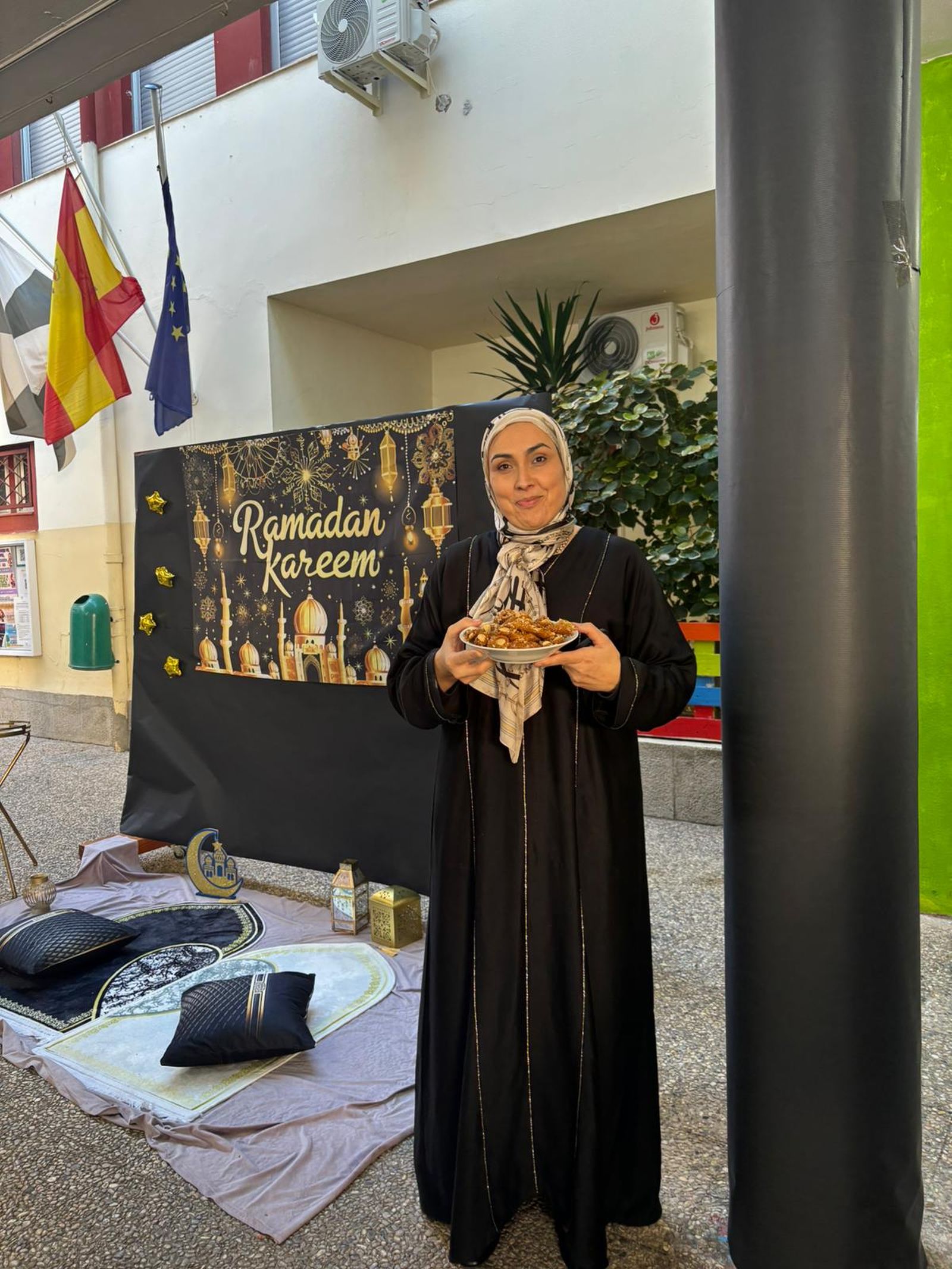 El colegio Andrés Manjón celebró ayer una fiesta con motivo del inicio del Ramadán