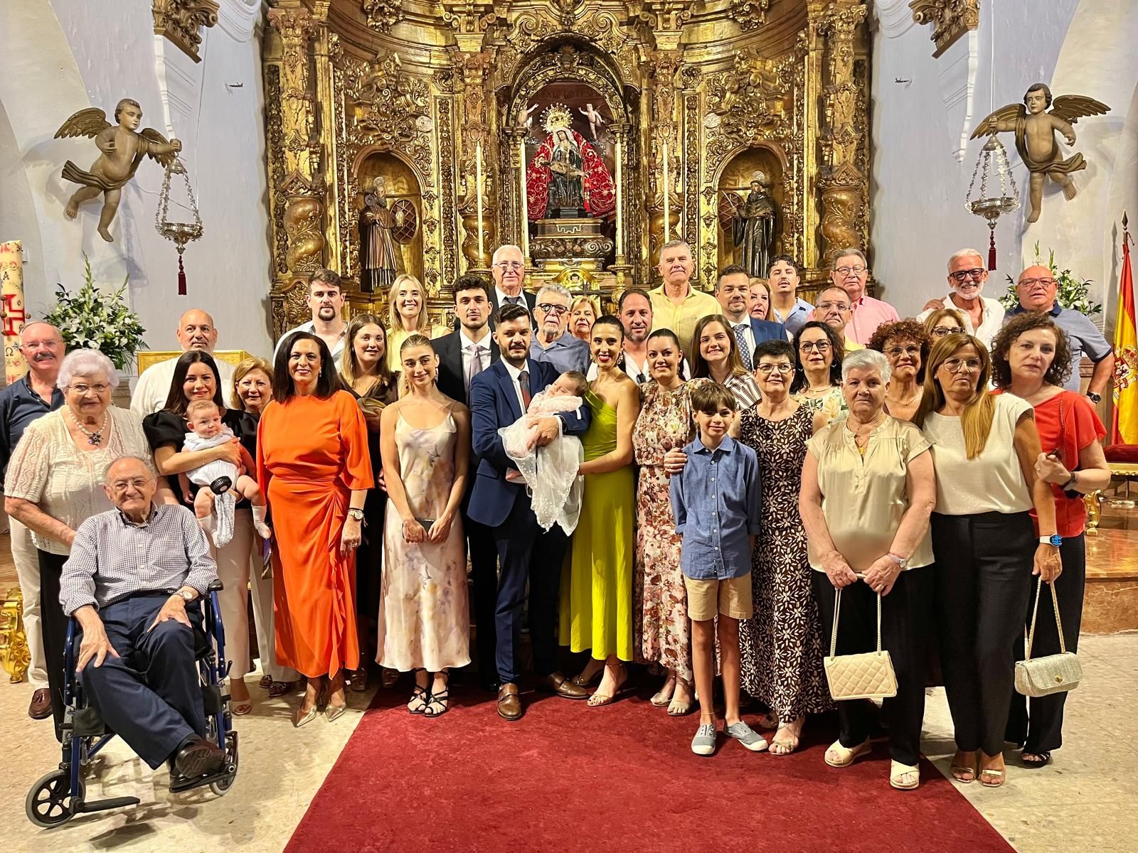 Gabriela, Manuel y Jimena reciben el Sacramento del Bautismo en el Santuario