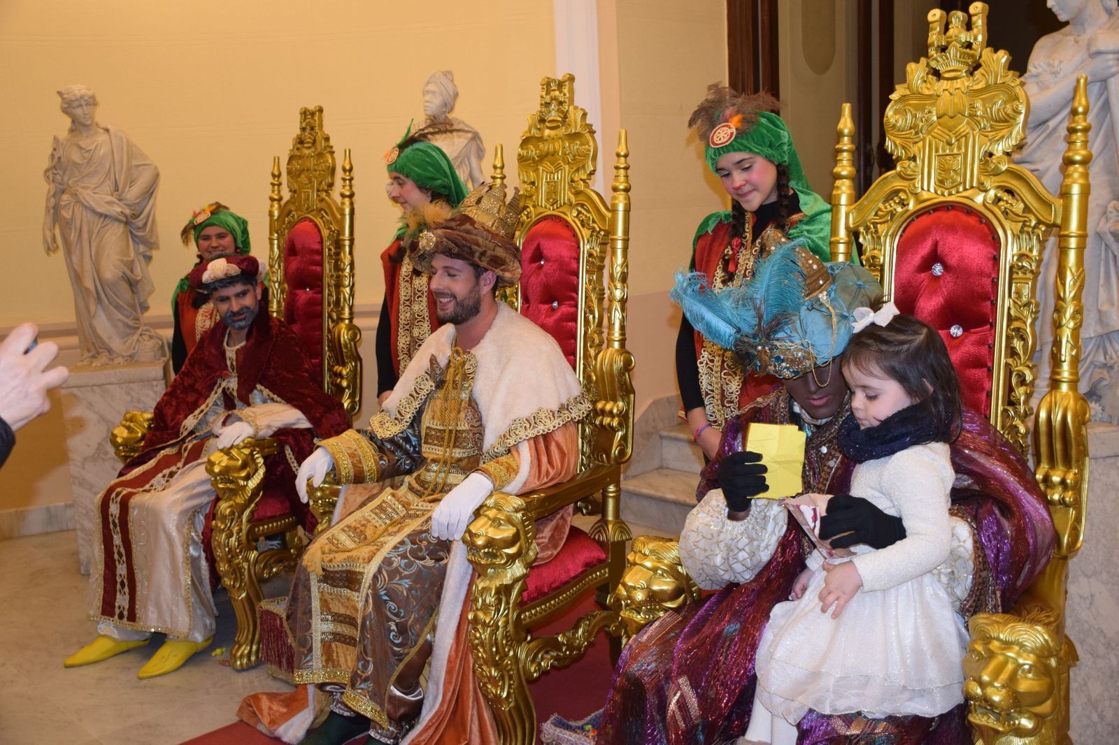 Los emisarios reales llegan a Ceuta para recoger los deseos antes de Reyes