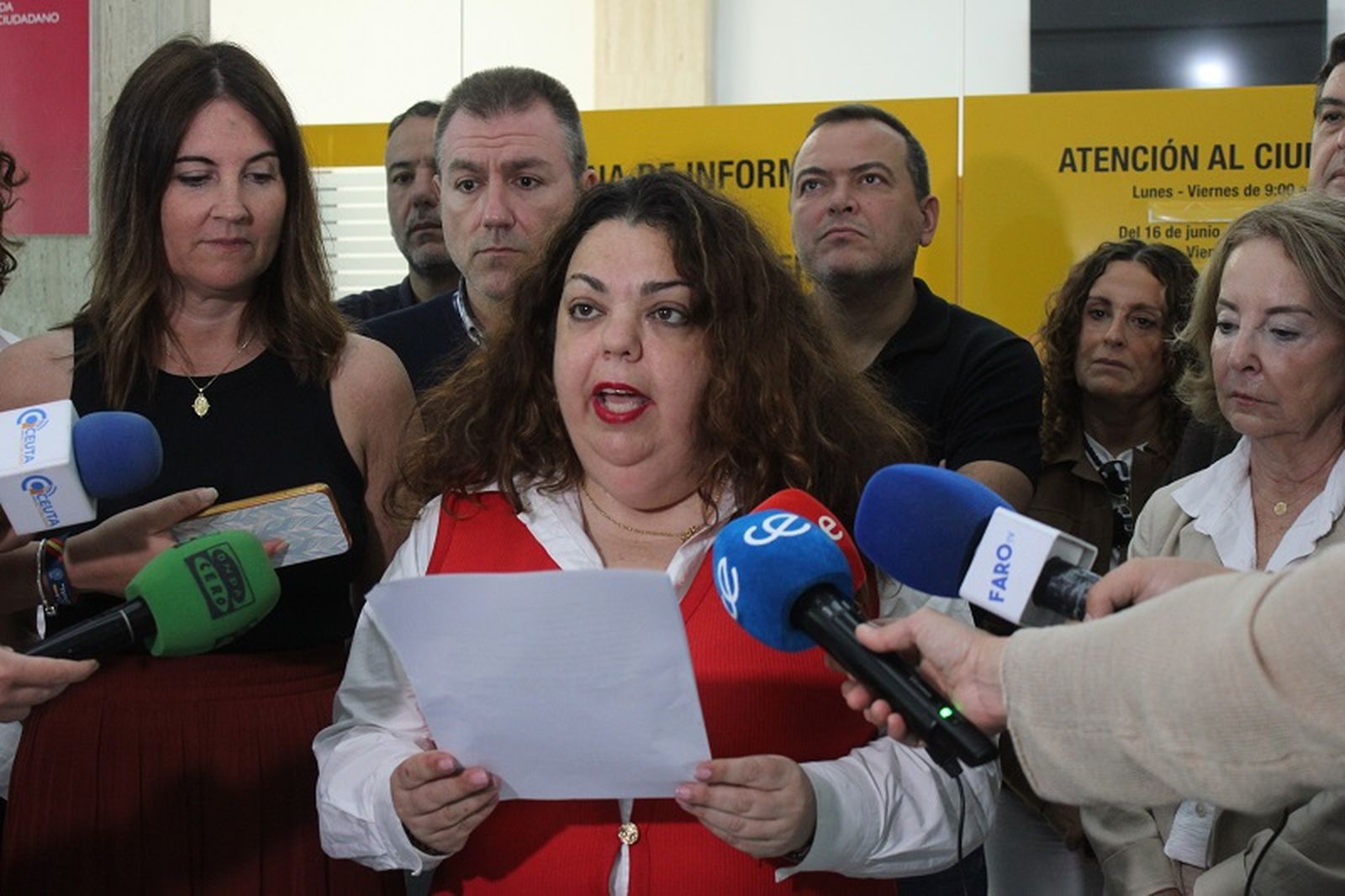 La delegada del Gobierno durante su comparecencia este viernes. / FOTO S.C.