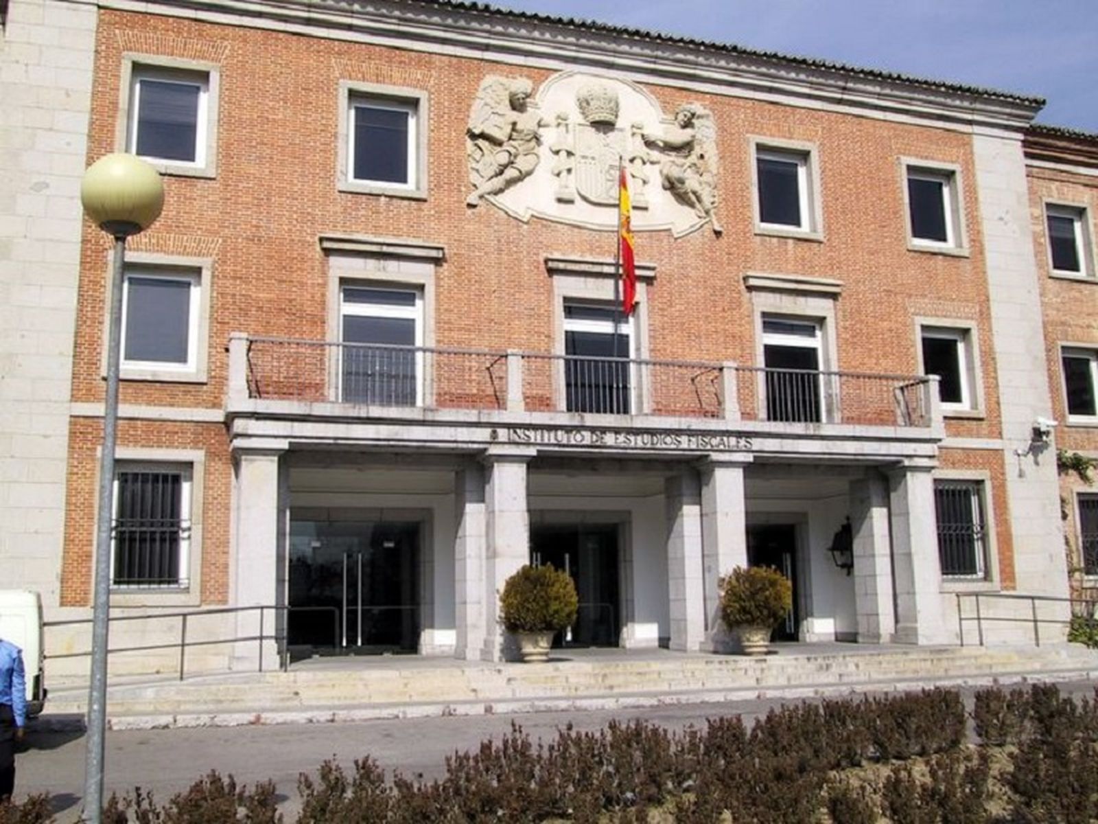 8350_instituto-estudios-fiscales