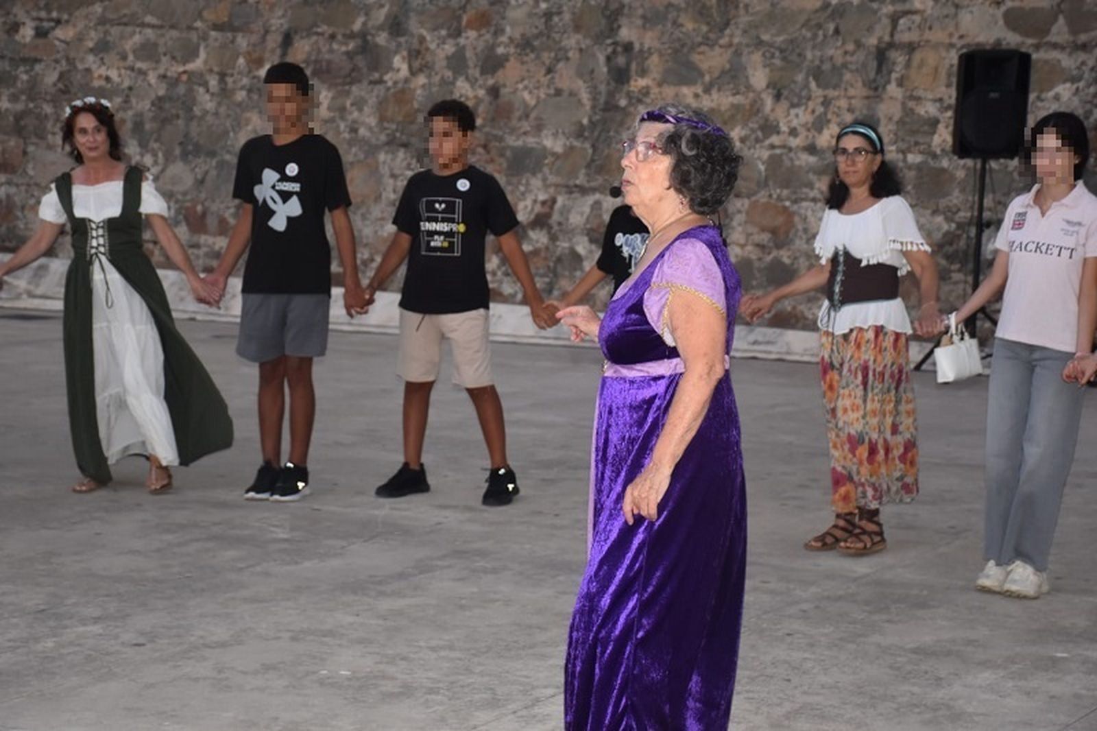 La responsable de la Asociación de Danzas Circulares, Presen Rico. / FOTO NICOL´S